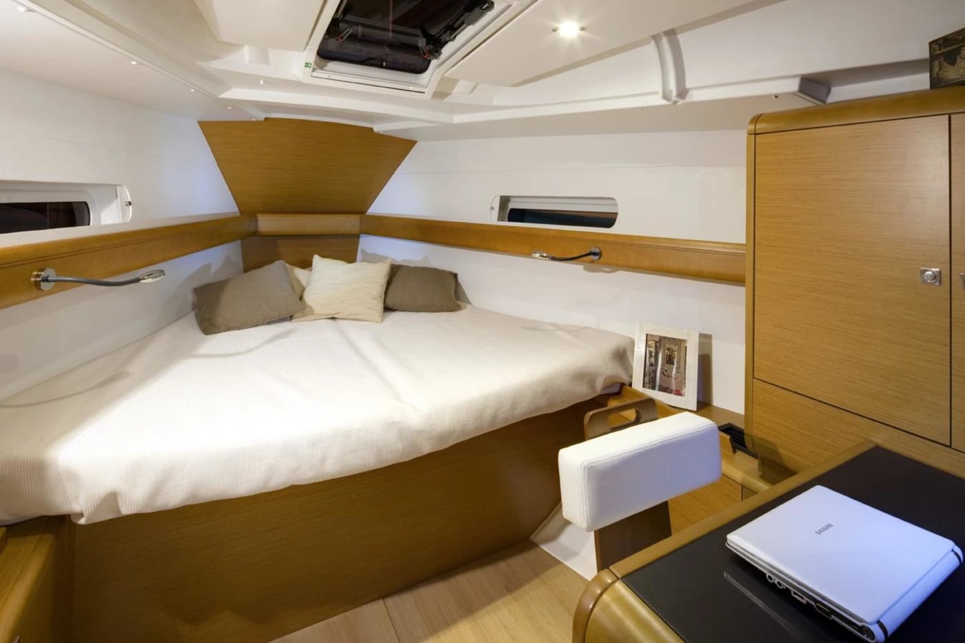 boat image 1