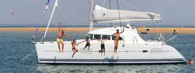 boat image 0