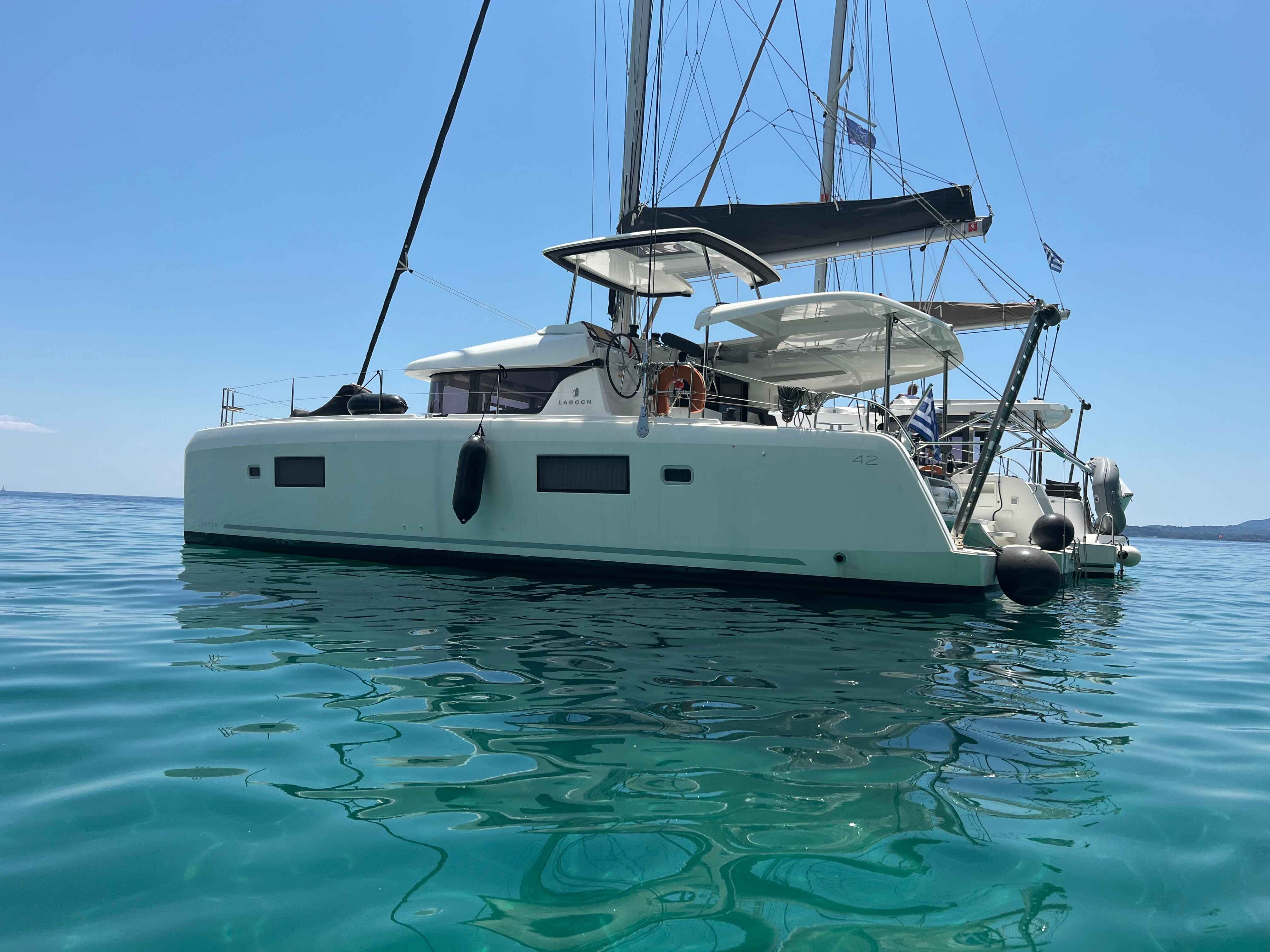 boat image 0