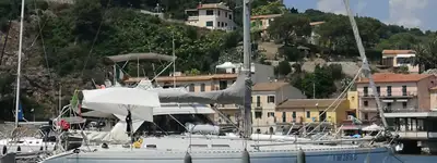 boat image 0