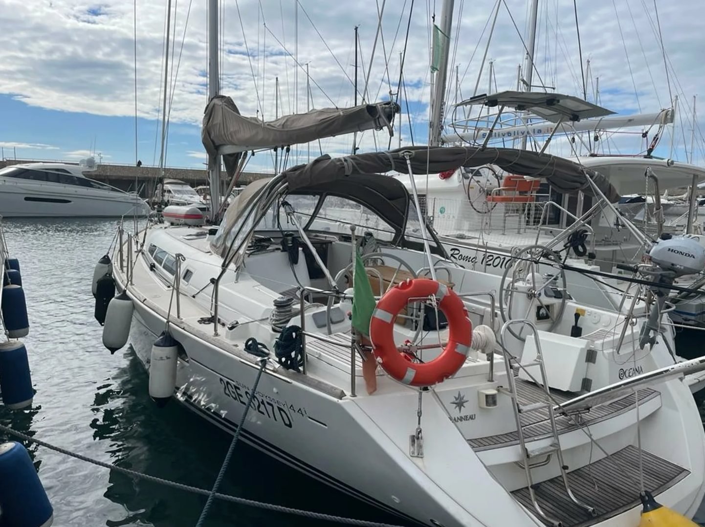 boat image 0