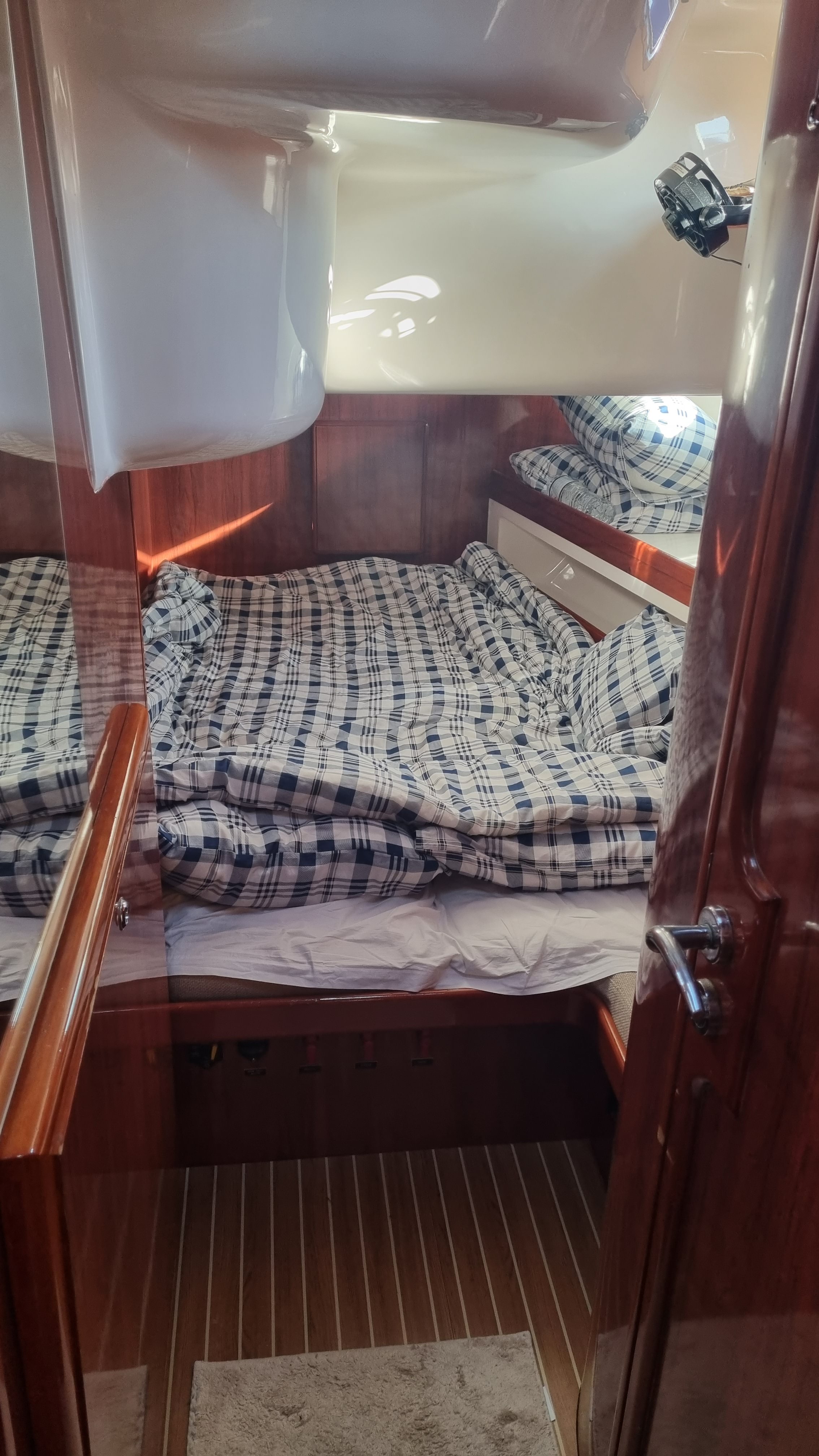 boat image 1