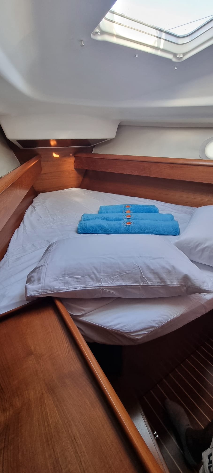 boat image 0