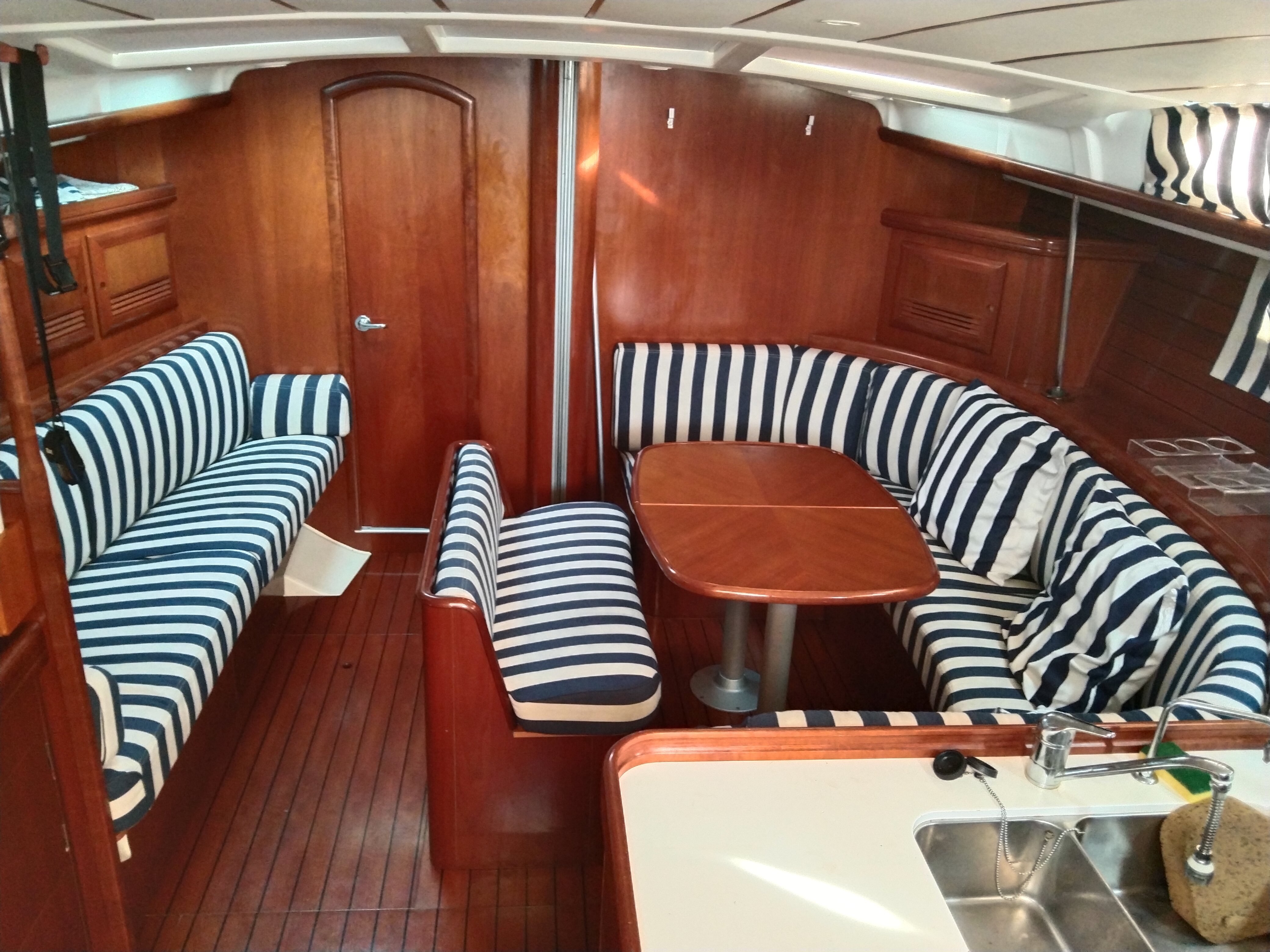 boat image 0
