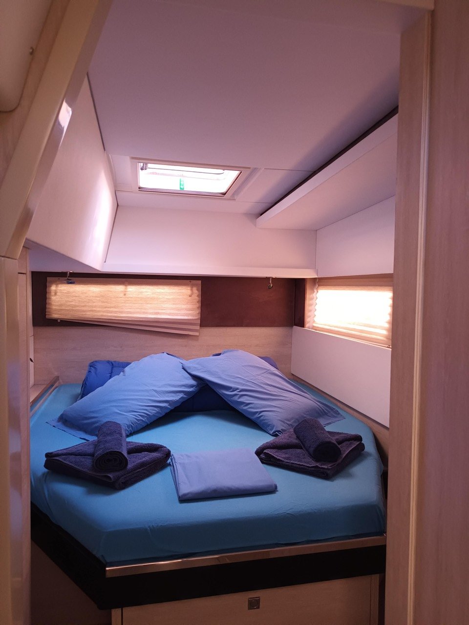 boat image 0