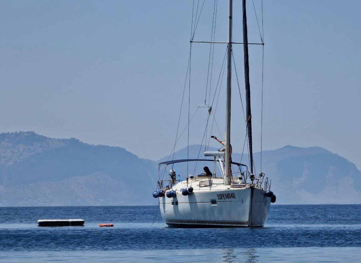 boat image 1