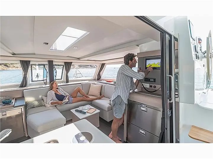 boat image 0