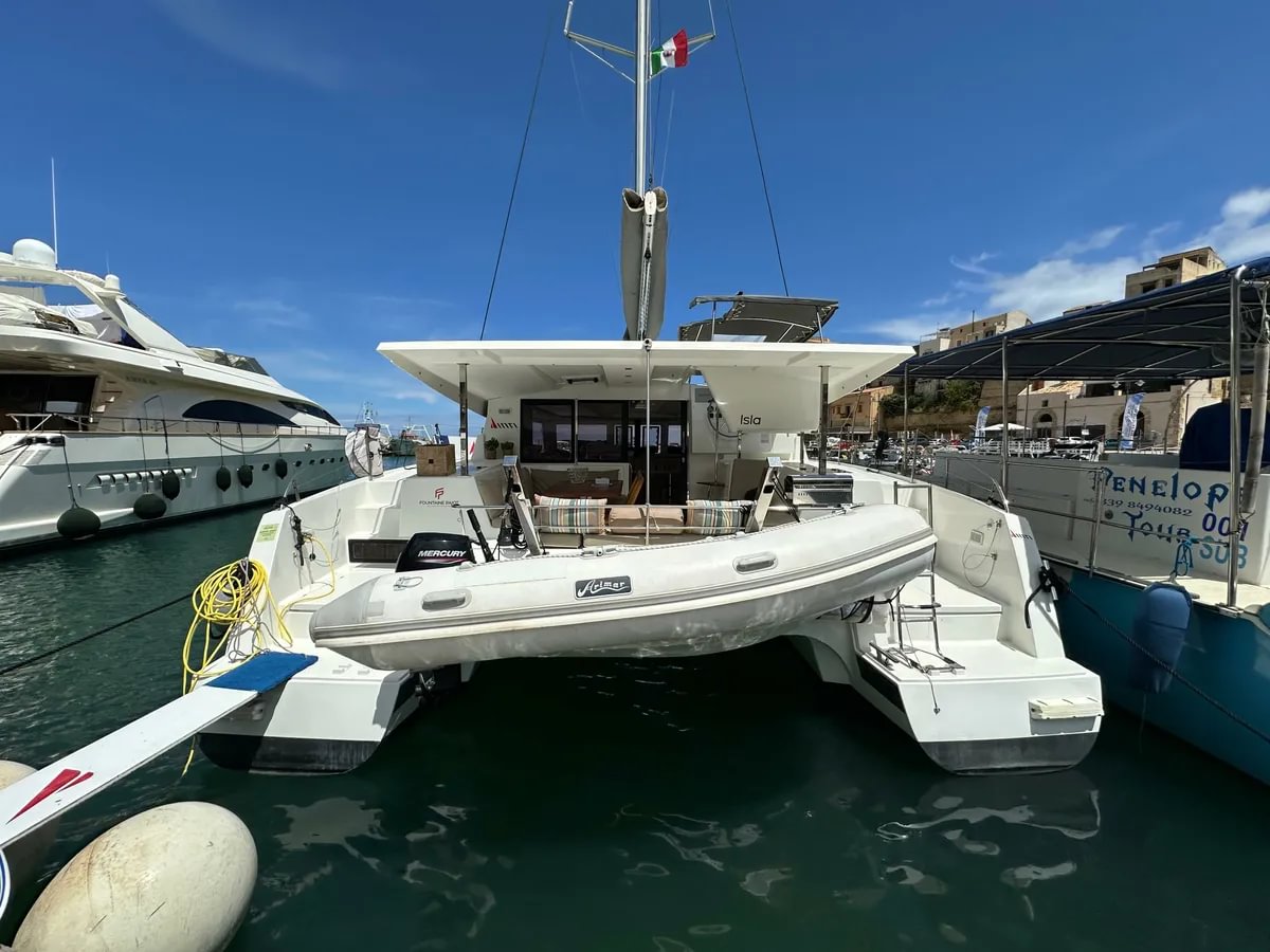 boat image 0