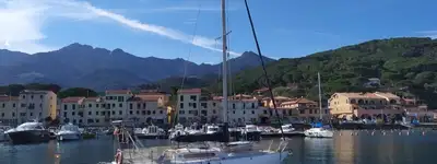 boat image 0