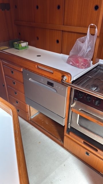 boat image 1