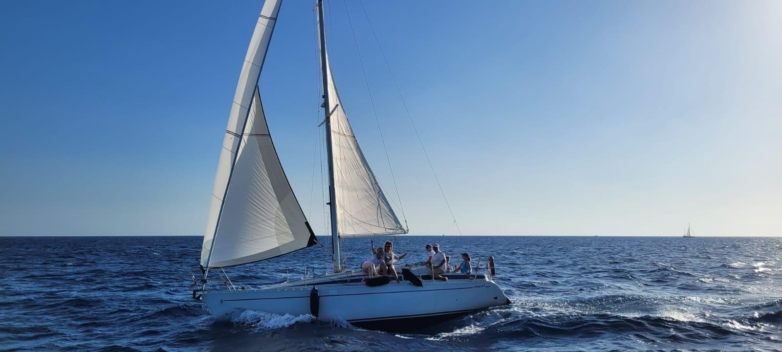 boat image 0