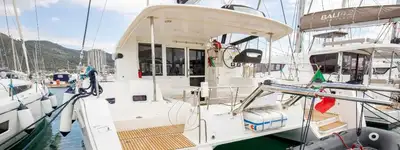 boat image 0