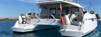 boat image 0