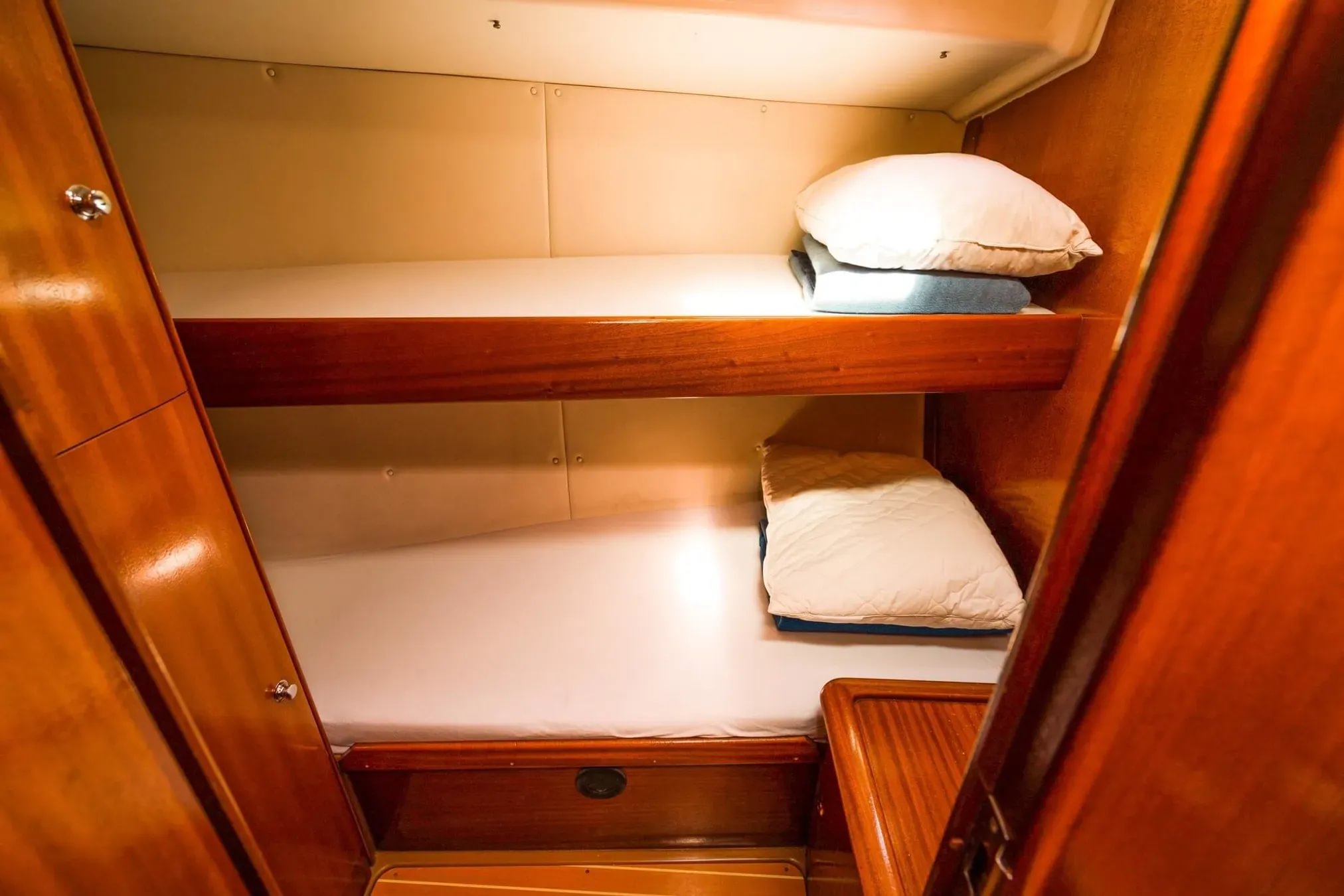 boat image 0