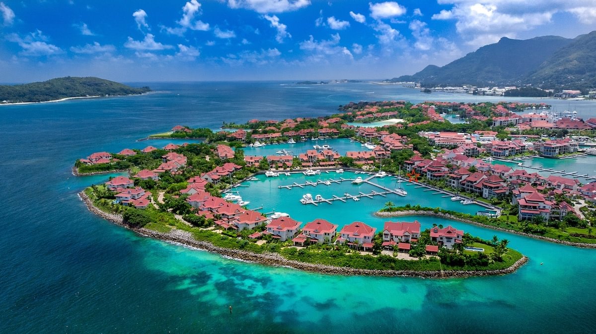 Mahe, embarkation and disembarkation