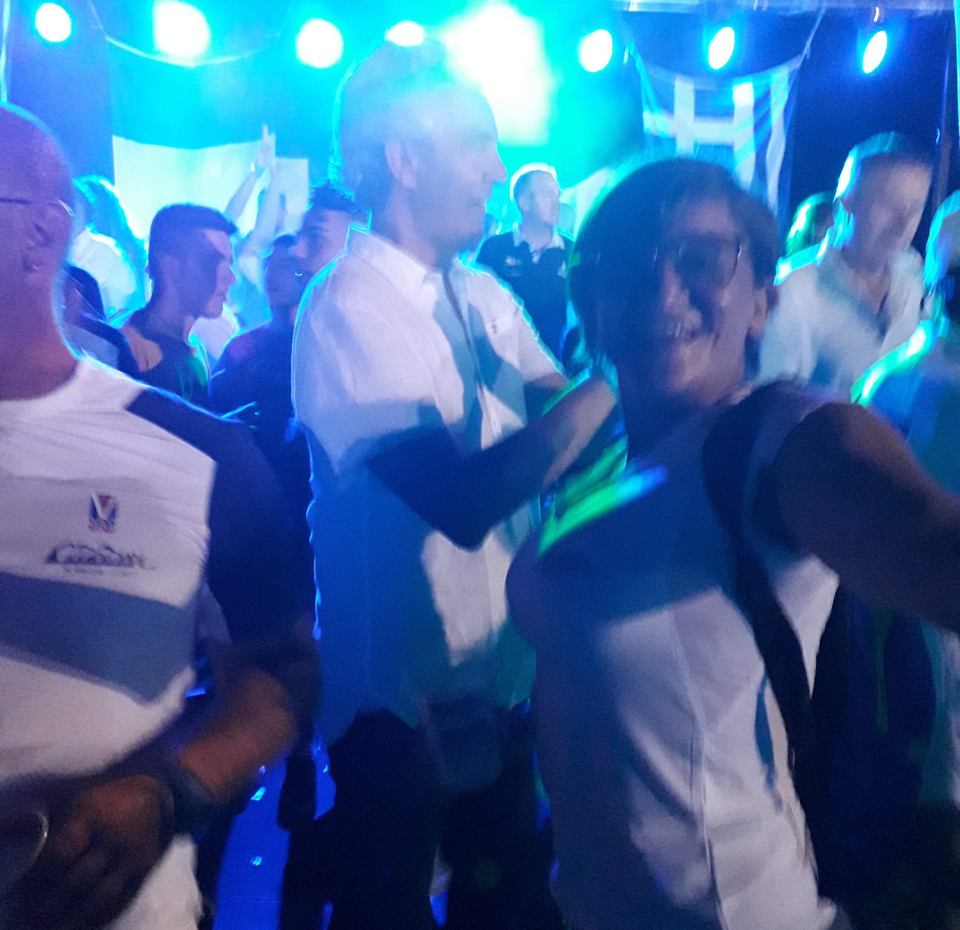 Martes, bahías y baños