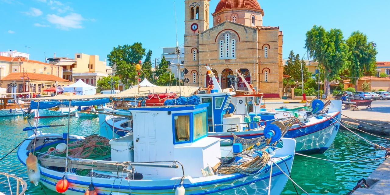 Ciudad principal de Egina / Agia Marina