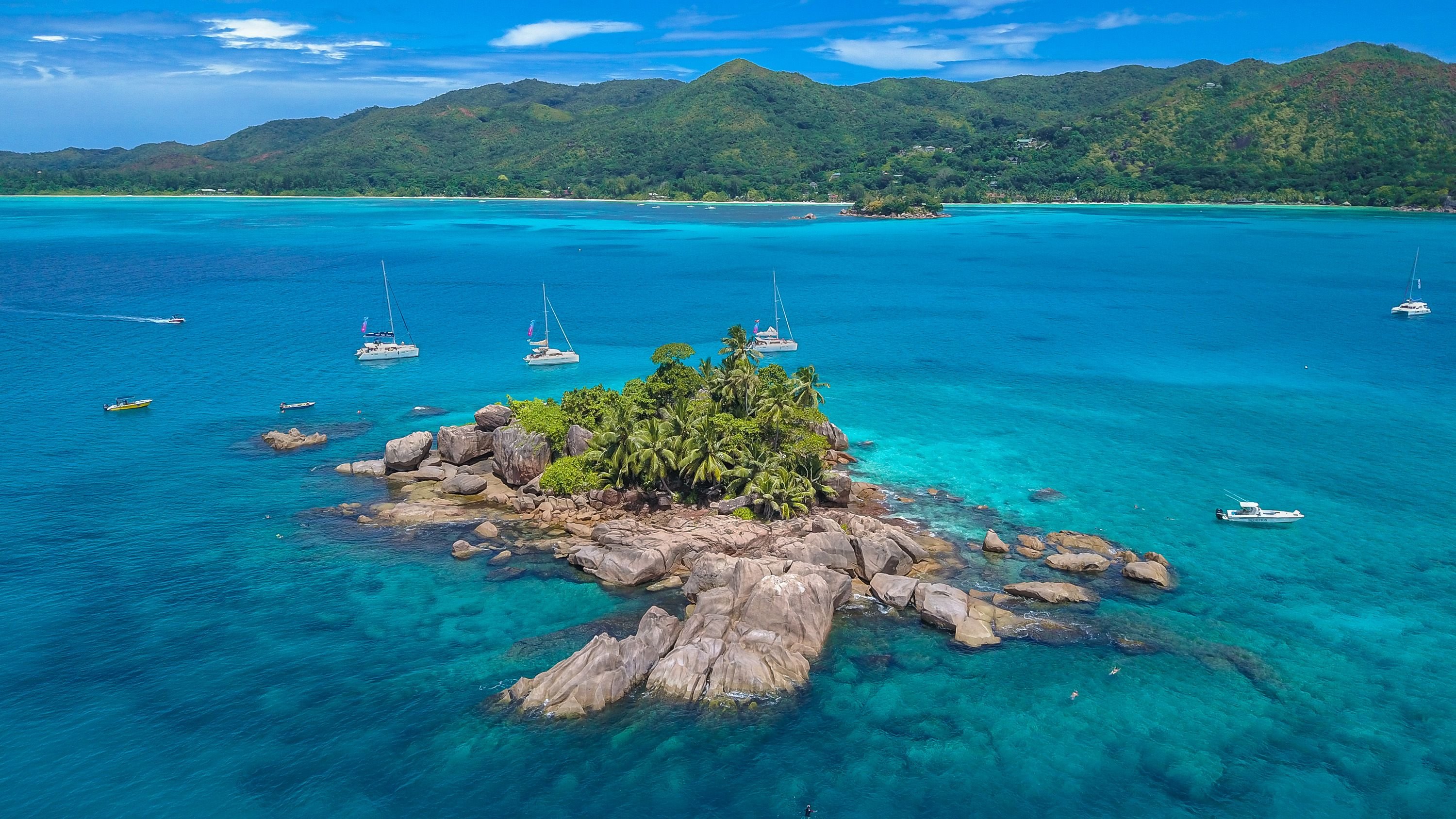 Seychelles by sailboat or catamaran