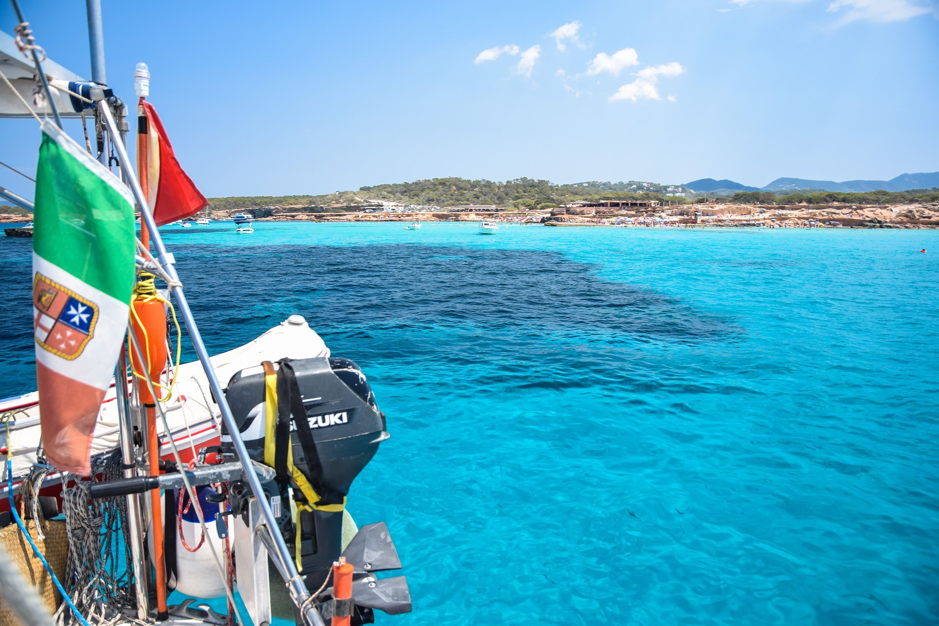 Ibiza in barca a vela e catamarano