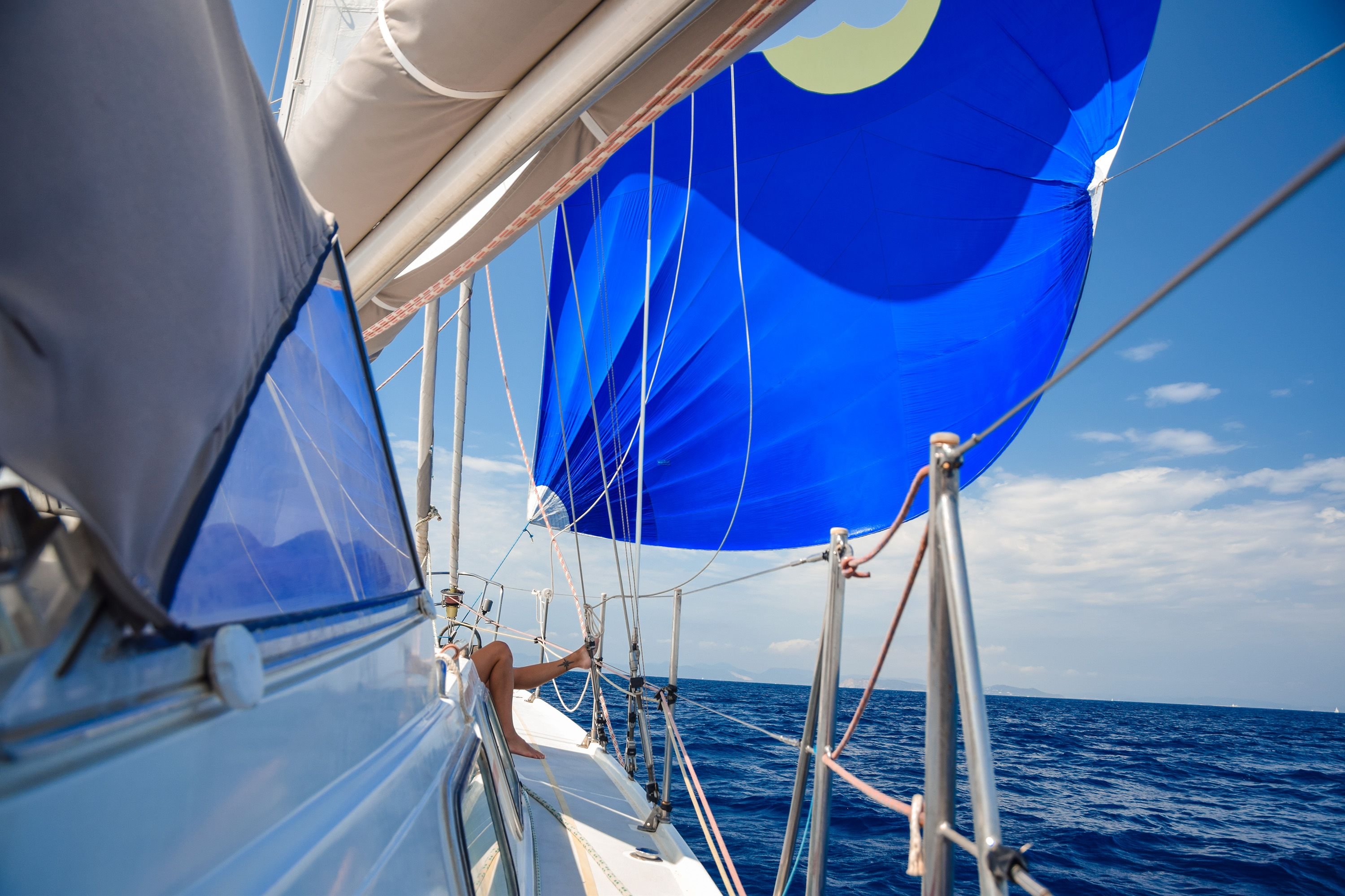 Full sail to the northern coast: blue sea, wilderness and relaxation