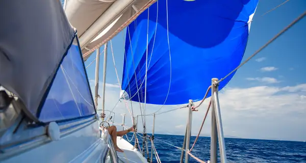 Full sail to the northern coast: blue sea, wilderness and relaxation