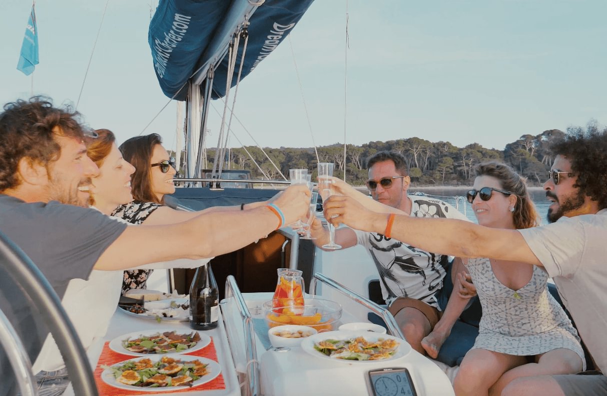 The chronically hungry: but what do you eat on a boat? How do you cook?