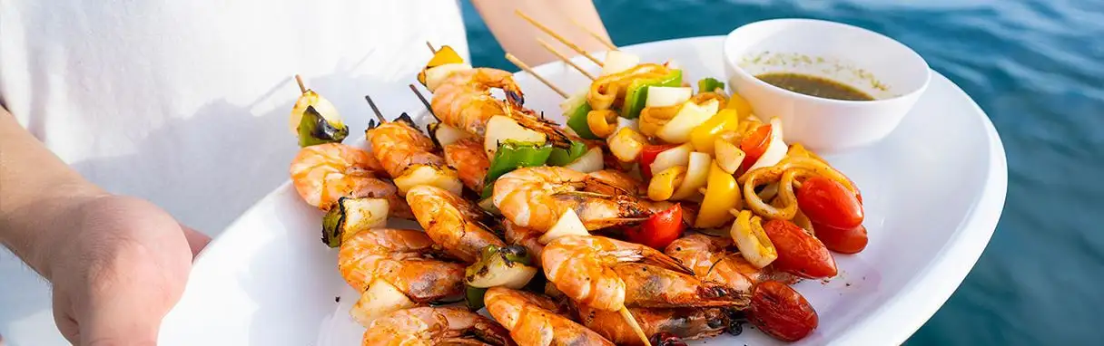 Avec service de cuisine à bord