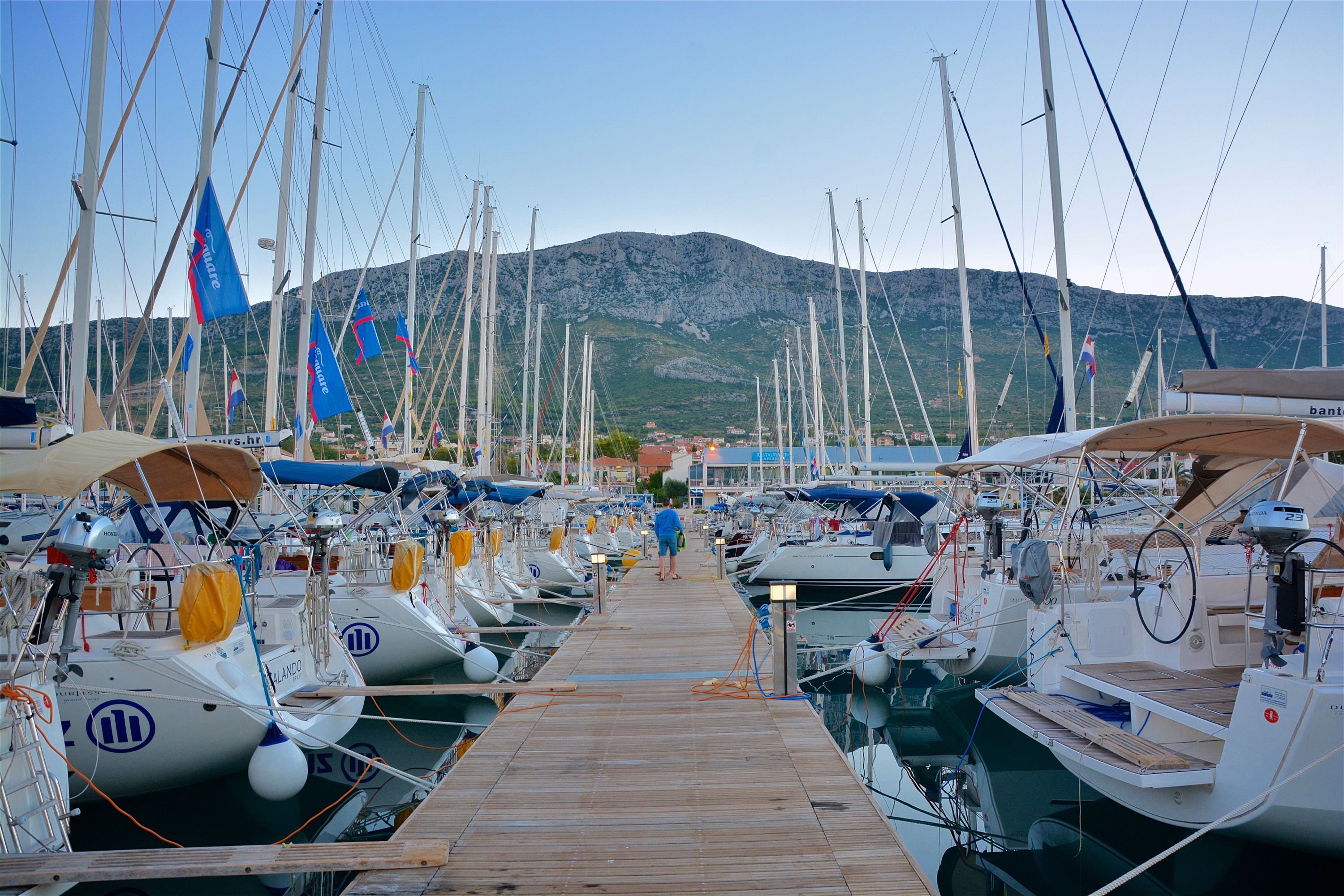 How a flotilla vacation works