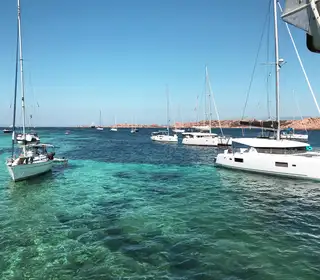 Differenze tra una barca a vela e un catamarano