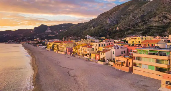 Esplorare il ponente ligure in barca a vela