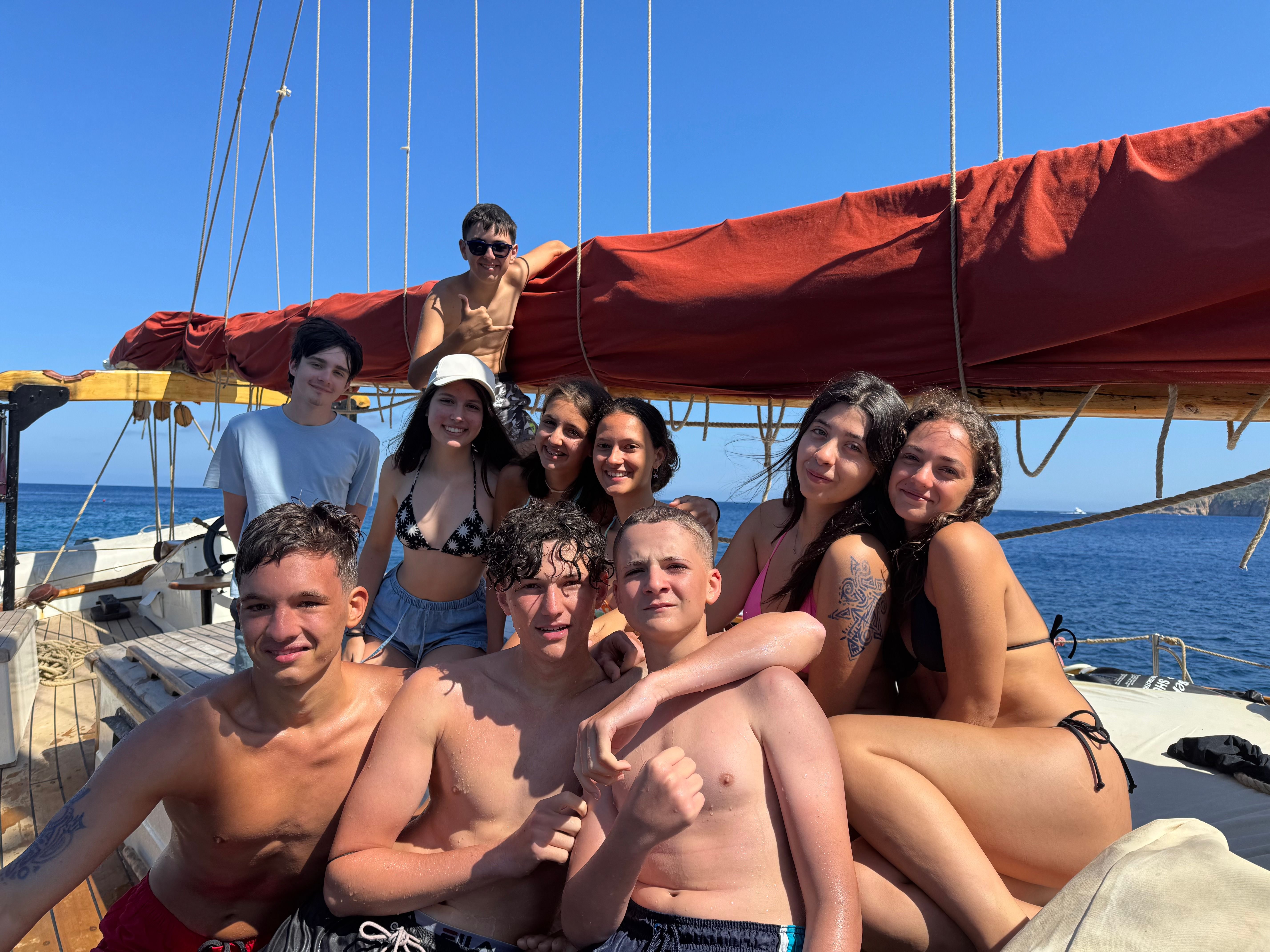 <b>14+ anni</b>: autonomia, avventura e — se va bene — nuovi amici