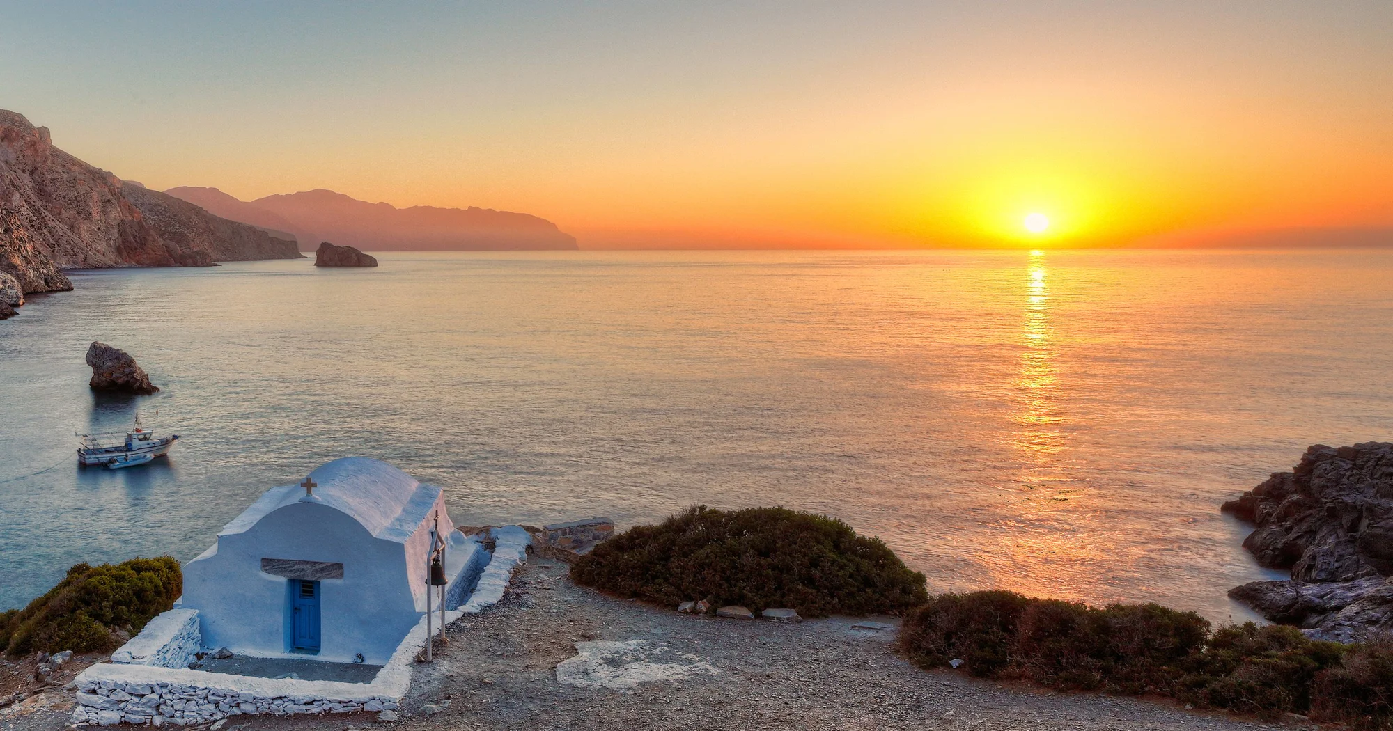 https://img.sailsquare.com/ip/std/strapi/shutterstock_753840175_a95c260c9c.jpg?f=cover&fmt=webp&h=1050&q=85&w=2000