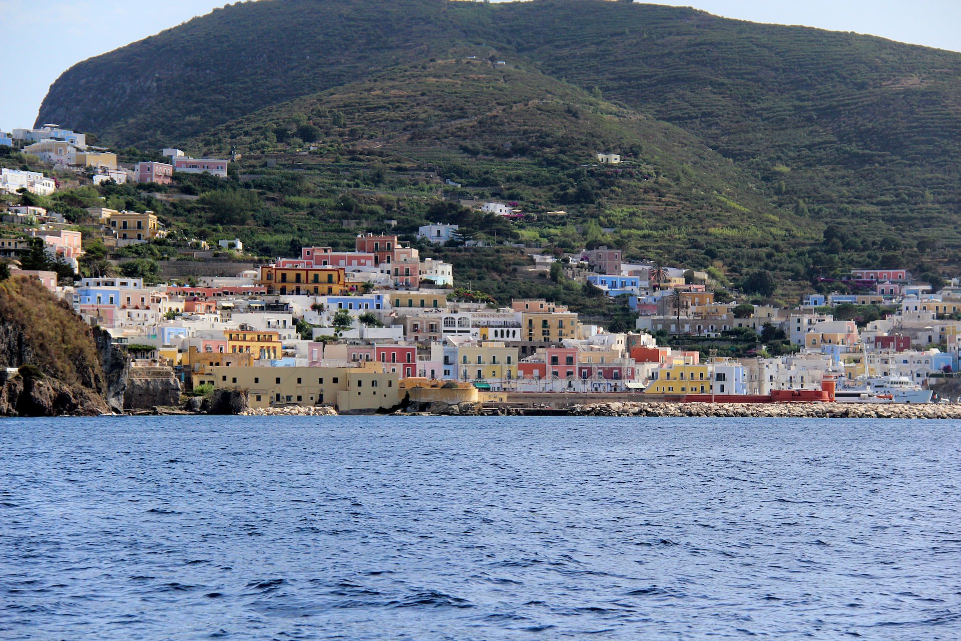 Yacht sailing holidays & skippered tours in Pontine Islands